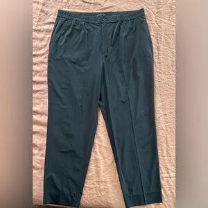 Banana Republic black straight leg dress pants. XL. Lightweight.